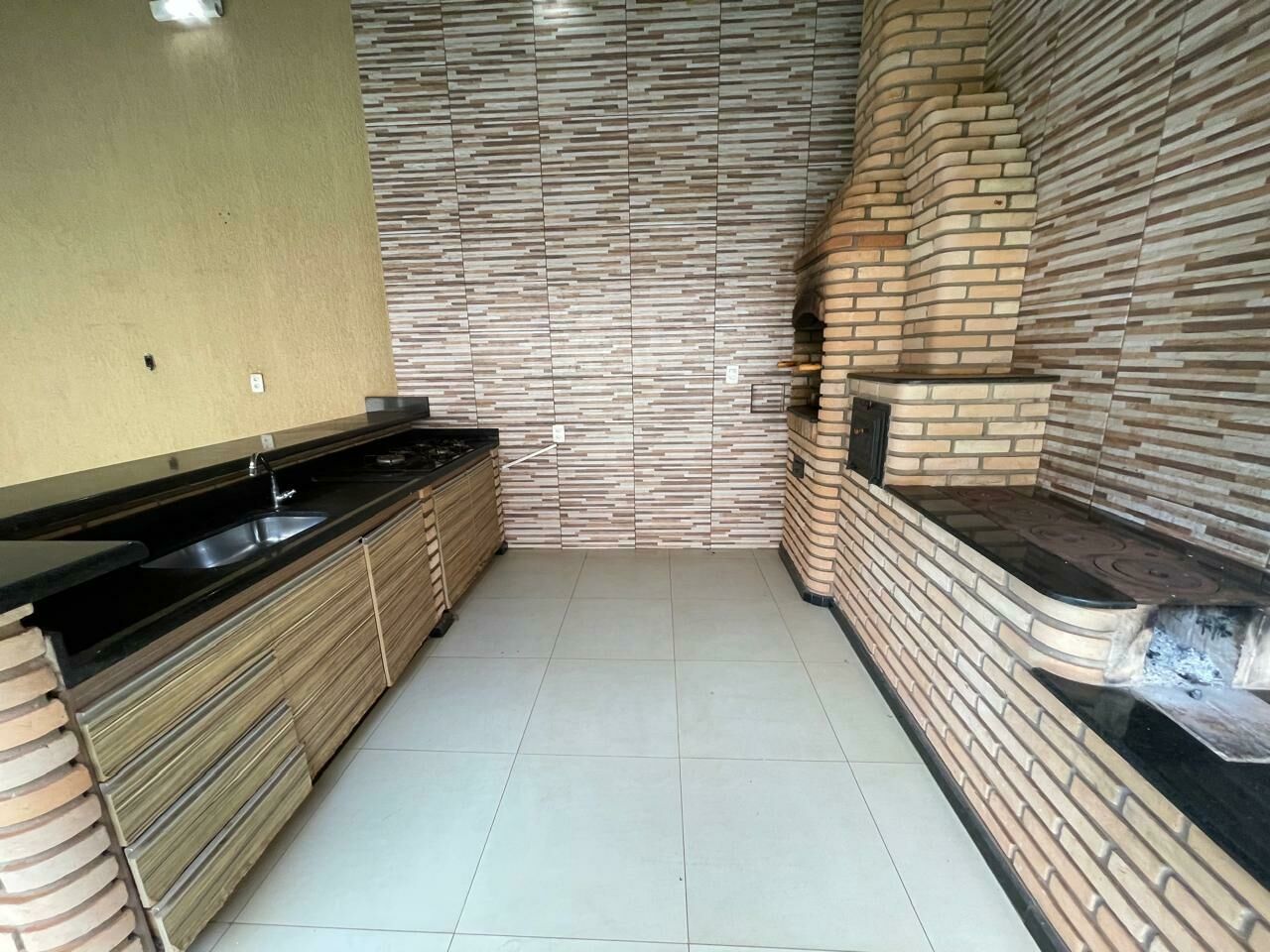 Imagem do VENDA - CASA NO CENTRO , AVENIDA PRINCIPAL ( ILDEFONSO CARNEIRO )